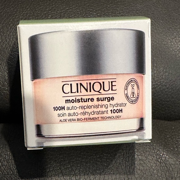 NWT Clinique moisture surge - Picture 3 of 9